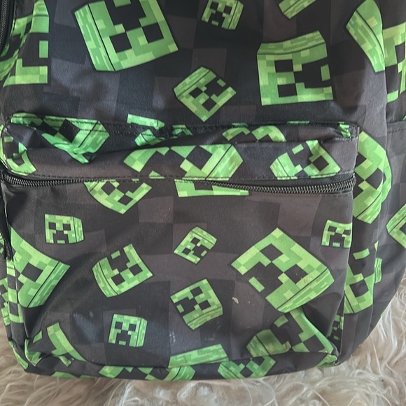 MINECRAFT 3 PIECES!! .Laptop/backpack , lunch box, Alex figurine. - Picture 5 of 12